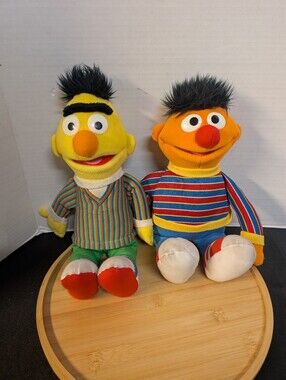 13" Pair Of Gund Sesame Street Bert and Ernie Plush Duo Like New 2013